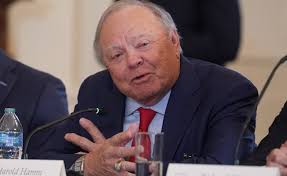 Harold Hamm at meeting